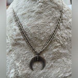 TREATY SILVER-COLORED STATEMENT NECKLACE W/ TRIBAL SYMBOL PENDANT  OS